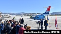 Donaciju Srbije preuzeli su premijer Kantona Sarajevo Edin Forto i kantonalni ministar zdravlja Haris Vranić