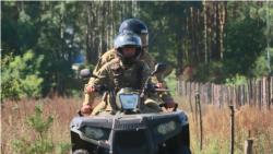 Украинские пограничники патрулируют участок границы вблизи Беларуси
