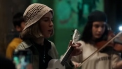 Defiant Iranian Film Spotlights Crackdown On Female Singers