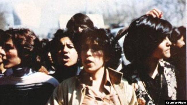 Участники манифестации в поддержку исламской революции. Иран, февраль 1979 года.