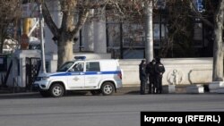 Российские полицейские рядом с Графской пристанью, Севастополь