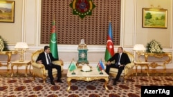 Azerbaýjanyň prezidenti Ylham Aliýew iki günlük resmi sapar bilen Türkmenistana bardy