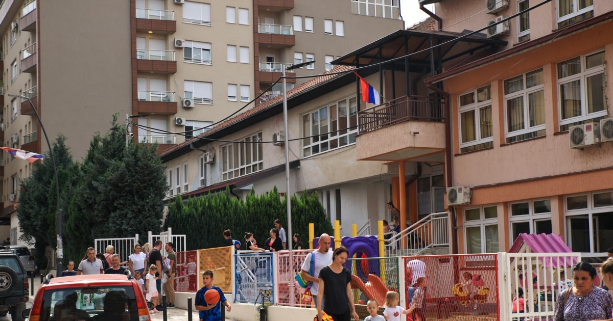 Hulumtimi i CASA s  99 për qind e serbëve në Kosovë kundër integrimit të sistemit arsimor