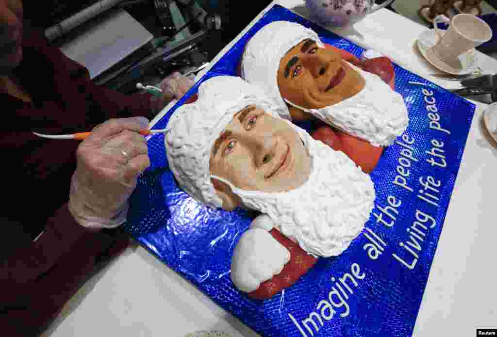 "Ən geniş qəlbli insan" adlı sərgidən. Sankt Peterburq. Putin və ABŞ prezidenti Obama.&nbsp;