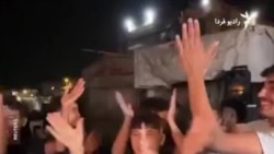  جشن شماری از فلسطینی‌ها و خانواده گروگان‌های اسرائیلی‌ پس از اعلام توافق بر سر مرحلهٔ نخستِ طرح صلح میان اسرائیل و حماس 