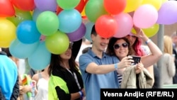 Белградтағы гей-парадқа қвтысушылар. 20 қыркүйек 2015 жыл.