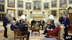 Президент США Дональд Трамп и члены его администрации принимают украинскую делегацию во главе с Владимиром Зеленским в Белом доме. 28 июля 2026 года