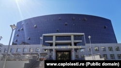 Curtea de Apel Ploiești funcționează în Palatul Justiției din același oraș.