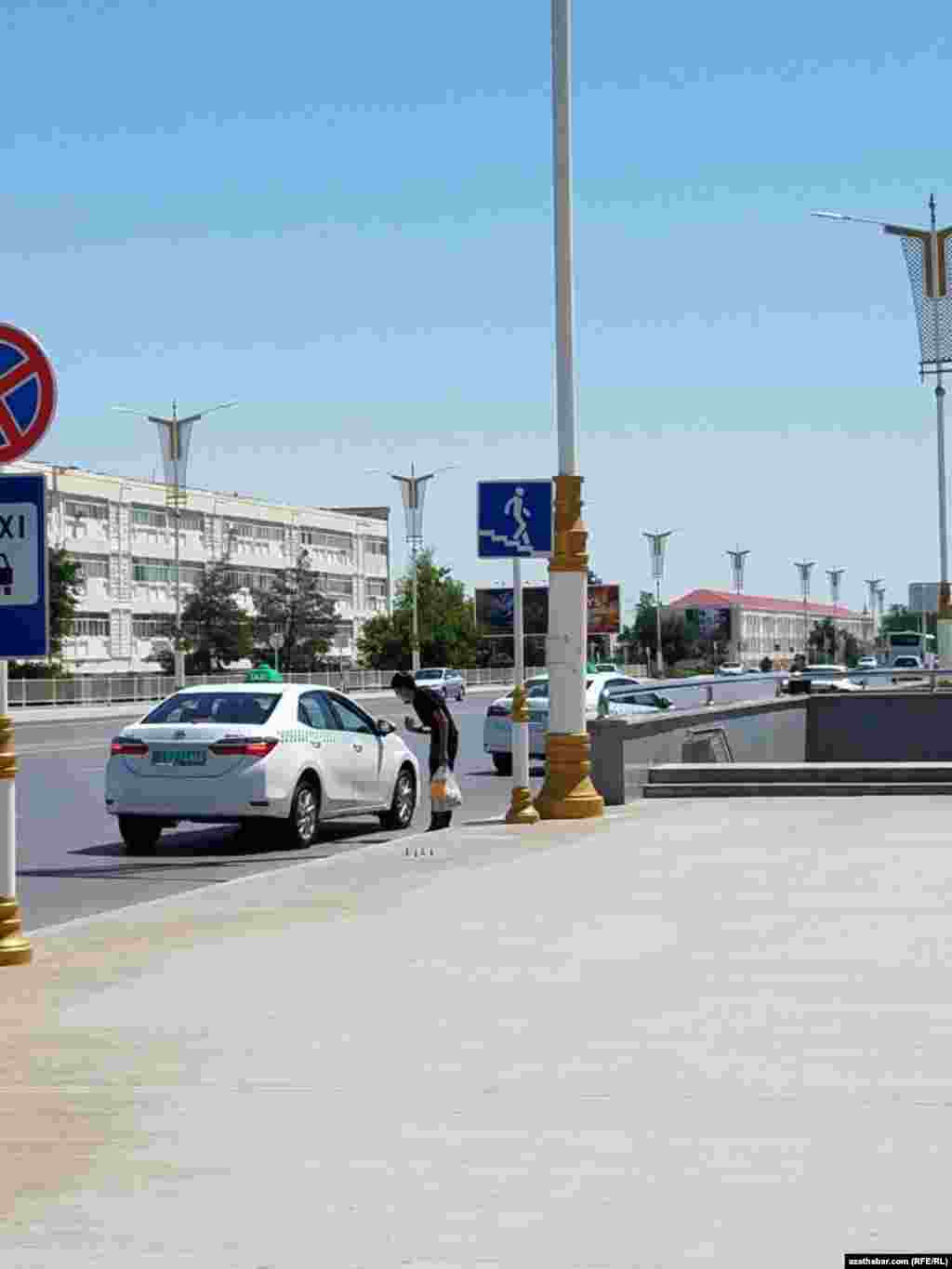 Oguzhan, ozalky Aýtakow köçesi. Aşgabat şäheriniň 11-nji etrapçasy.&nbsp;