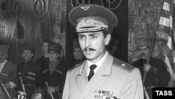 Chechnya -- Djokhar Dudayev during his inauguration as Chechen President in Grozny, Nov1991