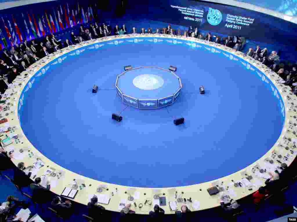 Донорська конференція зі збору коштів на чорнобильські проекти, Київ, 19 квітня. Щонайменше 550 мільйонів євро готові надати держави світу для перетворення Чорнобильської АЕС на екологічно безпечну систему. Photo by Andrei Mosiyenko for ITAR-TASS