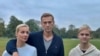 Алексей Навальный с женой Юлией и сыном Захаром, 6 октября 2020 года