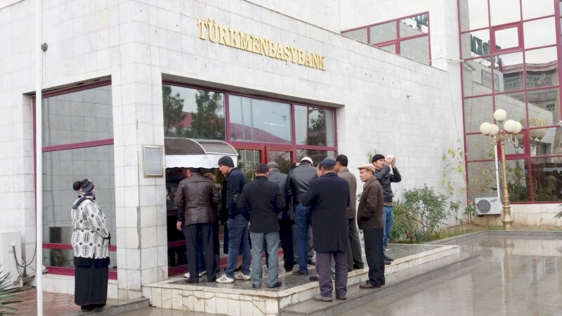 Balkanda býujet işgärlerinden bank kartlaryny, telekeçilerden töleg terminallaryny täzelemek talap edilýär