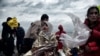 Гэтыя мігранты дабраліся да грэцкай выспы Лесбас з Турцыі праз Эгейскае мора, фота 22 кастрычніка 2015