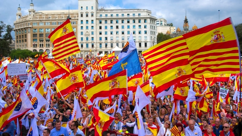 Barselona: Hiljade ljudi na protestu protiv odvajanja Katalonije