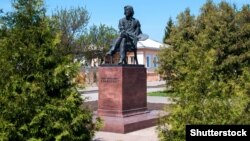 Пам’ятник художнику Івану Крамському в місті Острогозьку, що на Воронежчині 