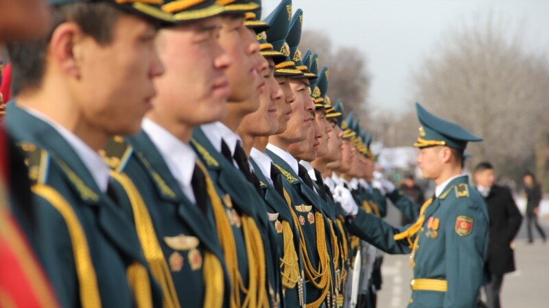 Орусиядан 100дөй кыргызстандык курсант кайтып келди
