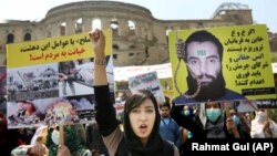 درخواست تظاهرکنندگان در سال ۲۰۱۶ برای اعدام انس حقانی