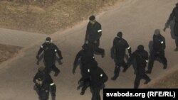 27 март куни Минск марказидаги кўчаларни полиция қуршаб олди.