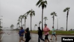 Uragani Harvey në perifeti të qytetit Korpus Kristi