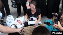 Armenia - Shamiram Mikaelian, the mother of an arrested soldier, on hunger strike outside a government building in Yerevan, 28Jun2012.