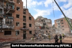 Разбор завалов после российской атаки на Прилуки 7 октября