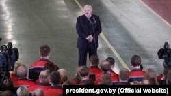 Аляксандар Лукашэнка 29 траўня падчас размовы з работнікамі МТЗ 