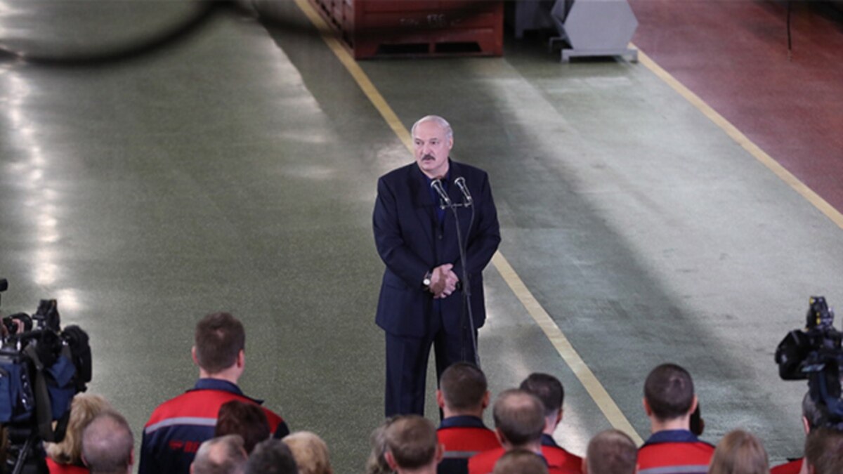 lukashenko-belorusskoe-obschestvo-ne-gotovo-golosovaty-za-ghenschinu-prezidentom-budet-mughik Лукашенко: белорусское общество не готово голосовать за женщину, президентом будет «мужик»