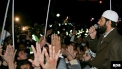 Demonstrators at the Egyptian Embassy in Damascus demand Egypt change its Israel policy