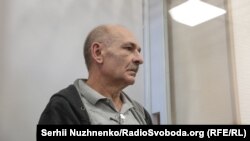 Володимир Цемах, на фото на суді в Києві, який звільнив його з-під арешту 5 вересня 2019 року