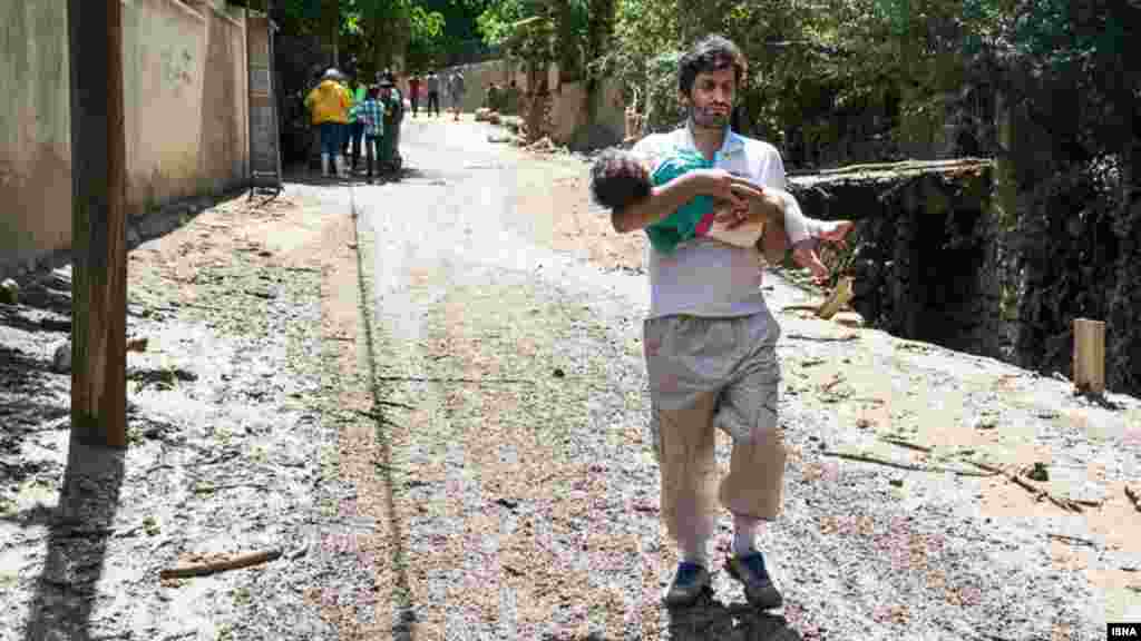 Albruz əyaləyi, Kərəc şəhəri yaxınlığı. 20 iyul 2015