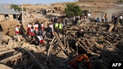 Эроннинг Варзақон шаҳри яқинидаги Баже-Бай қишлоғи, 2012 йил 12 август