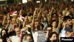 Armenia - Opposition supporterss rally in Yerevan, September 2, 2022.