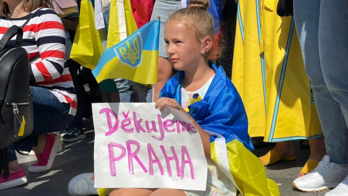 Українці провели марш у Празі, щоб подякувати Чехії за підтримку