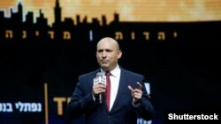 Нафтали Бенет, лидер на израелската десничарска партија на прес конференција во Ерусалим, Израел, март 2021 година
