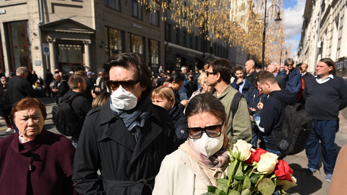 Хиляди хора се стекоха в Москва в събота, за да