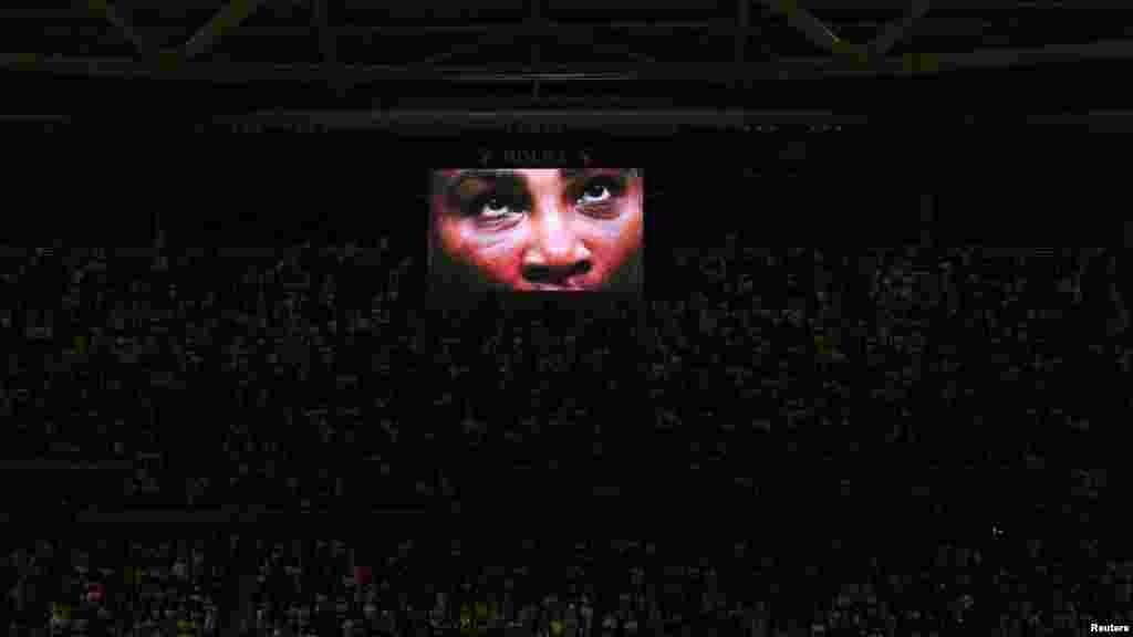 Američka teniserka&nbsp;Serena Williams na video monitoru nakon što je pobijedila u meču drugog kola protiv Estonke Anett Kontaveit, US Open, New York, SAD, 31. august.