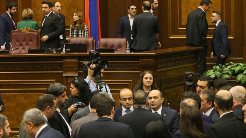 Армения Конституциясын өзгөртүү үчүн референдум өткөрөт 