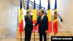 Crin Antonescu (stânga) şi Igor Corman