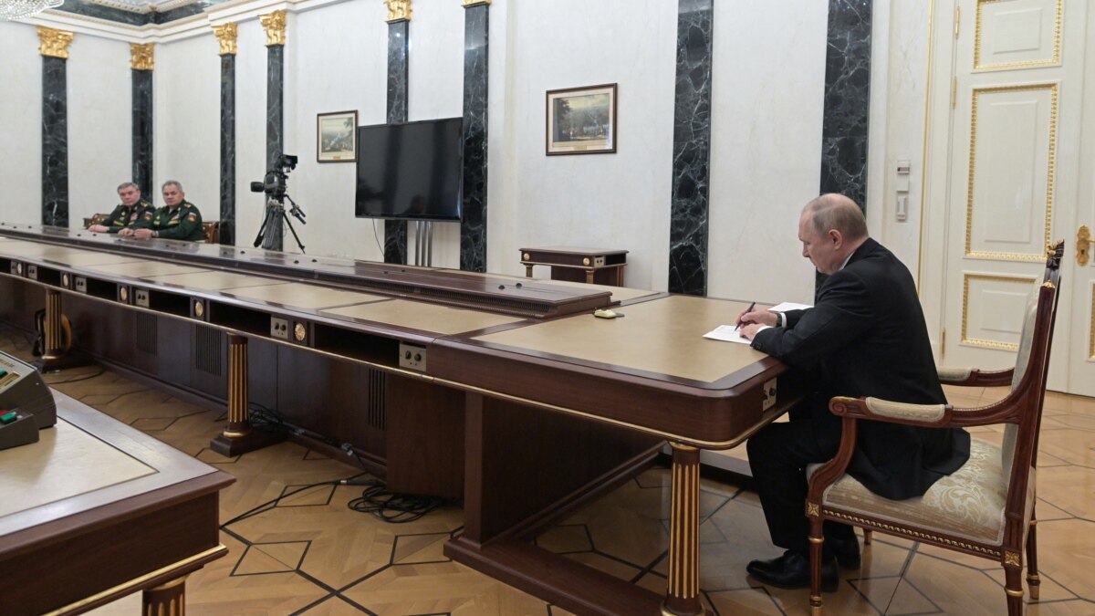 Путин длинный стол генералы