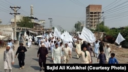 د خیبر پښتونخوا په قبایلي ضلعې خیبر کې په وار وار د بدامنۍ پرضد احتجاجونه شوي‌ دي. (انځور د ۲۰۲۲م کال د سېپټمبر د څلورمې دی.)