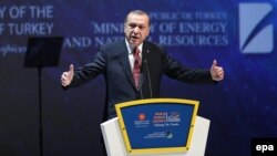 Tурскиот претседател Реџеп Тајип Ердоган зборува за време на 23-тиот Светски енергетски конгрес во Истанбул на 10 октомври 2016
