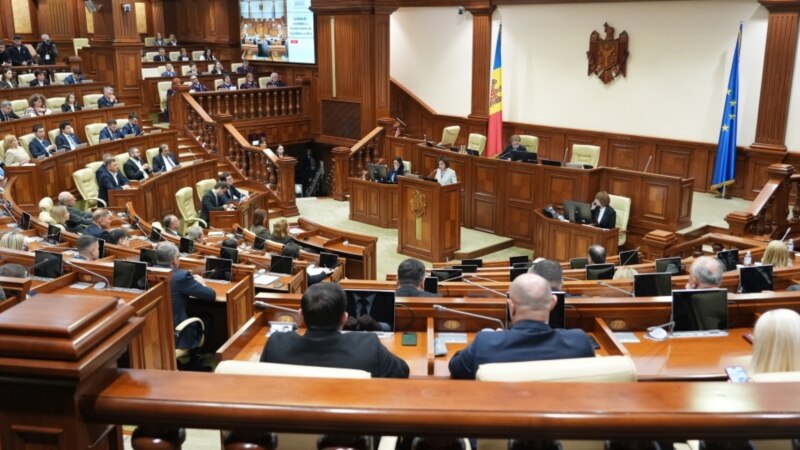 Noul Parlament al Republicii Moldova, rezultat după alegerile din 28 septembrie, s-a întrunit pentru prima dată