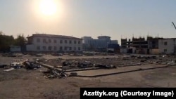 Манас шаарынын борборунда мурда базар болуп иштеп турган 1,6 га жер тилкеси