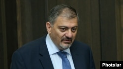 Armenia - Deputy Prime Minister Vache Gabrielian at a cabinet meeting in Yerevan, 16Jun2016.