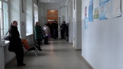 Բժիշկներն ահազանգում են՝ իրենց ծանրաբեռնվածությունը մեծացել է, աշխատավարձը՝ նվազել