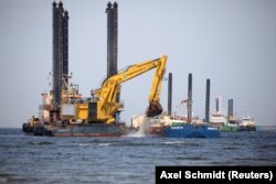 Подготовительные работы на трассе газопровода "Северный поток – 2" у побережья Германии