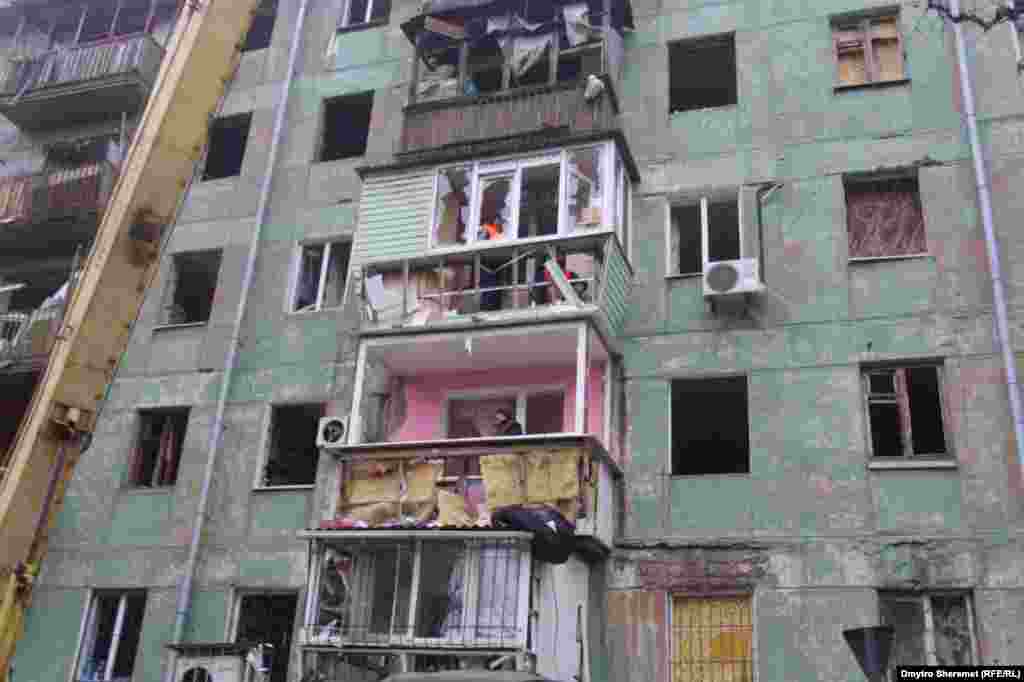 Пошкоджений вибуховою хвилею будинок у центрі Запоріжжя, 16 січня 2023 року
