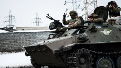 Украинските сили са подложени на подновени руски атаки в източните