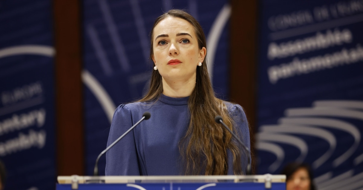 Ер адам басы таз әйелді трахает.